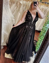 A-Line Gothic Black Lace Wedding Dresses V Neck Sleeveless