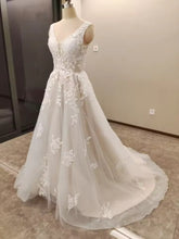 A-Line Lace Wedding Dresses Custom-Made V-neck Court Train Sleeveless