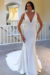 Minimalist Beach Wedding Dresses Plunge V Neck Mermaid Backless