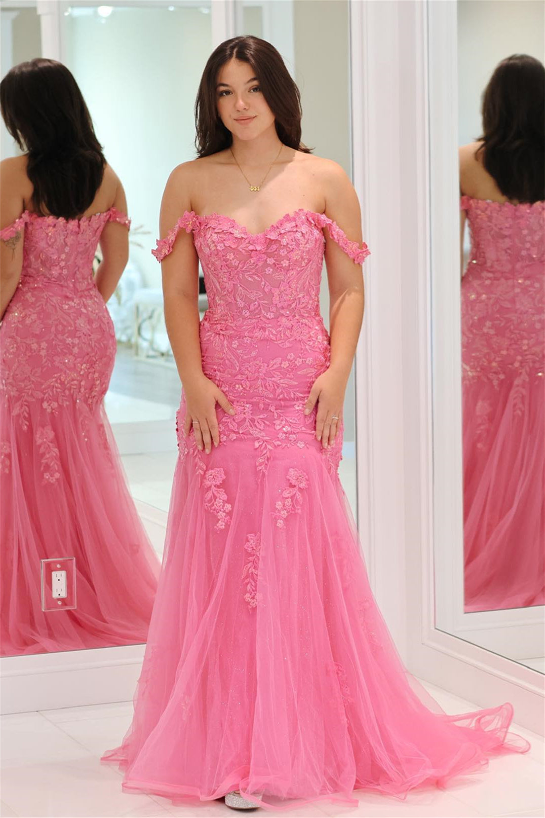Why Lace Prom Gowns Remain Forever in Style?