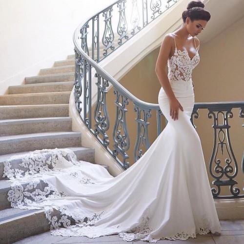 Why Lace Wedding Dresses Suit Small Bust Brides?