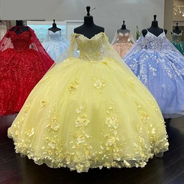 Vestidos de quinceañera amarillos con escote corazón y capa, vestidos de baile XV con flores 3D de tul US0 Amarillo oscuro