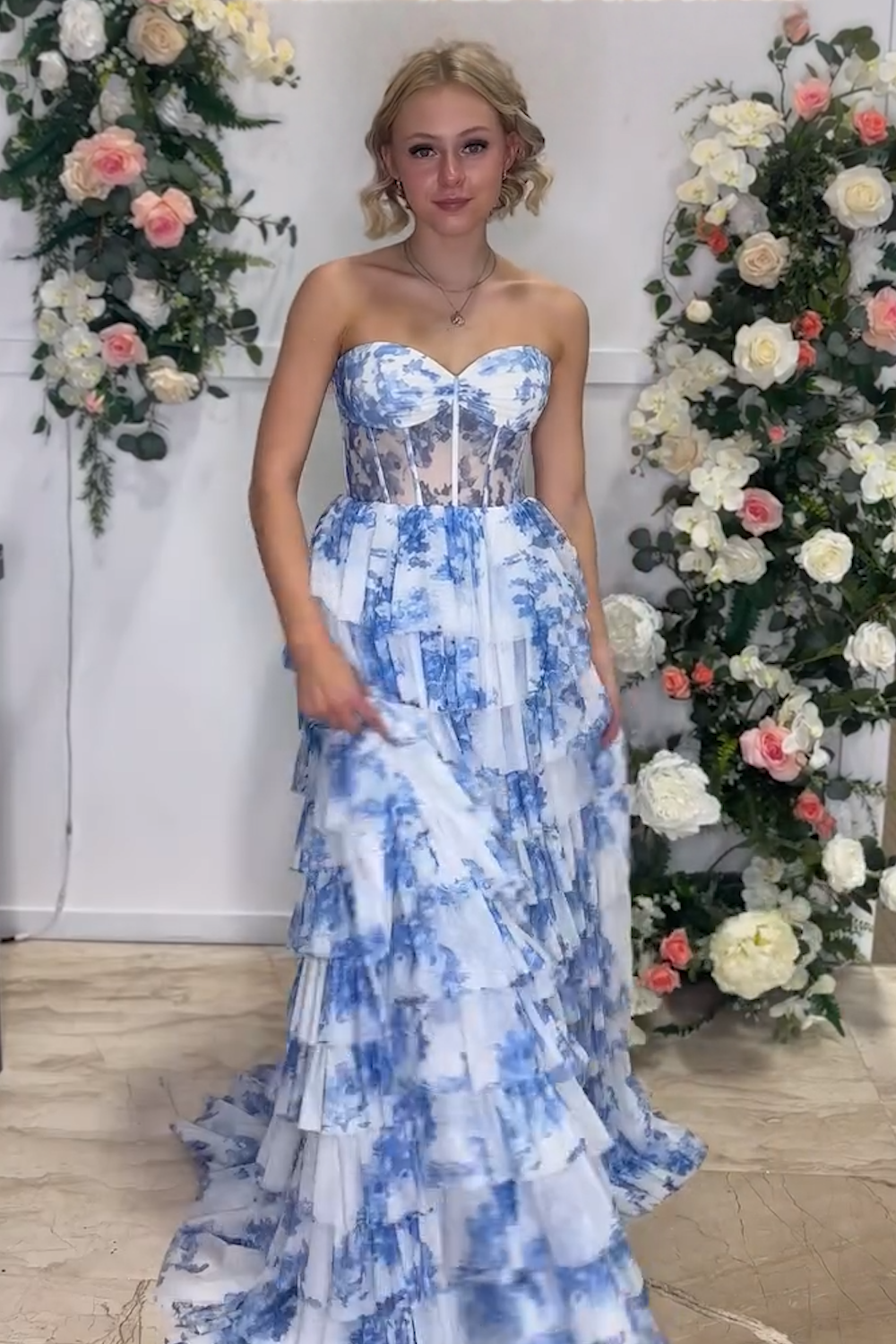 Vestidos de fiesta con flores azules de corte A 2025 con corsé escalonado y escote en forma de corazón