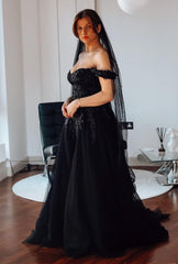 A Line Lace Gothic Black Wedding Dresses for Bride