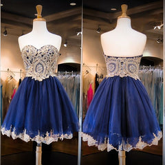 Vestido de fiesta azul corto de corte A con encaje y cuentas