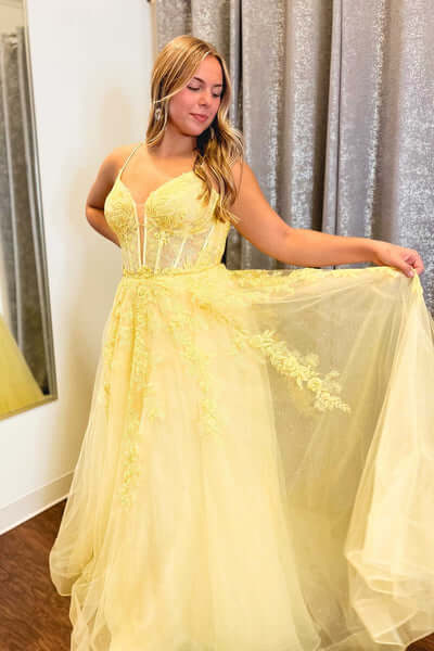 A Line Yellow Plus Size Prom 2025 Dresses V Neck Lace Appliques - MyChicDress