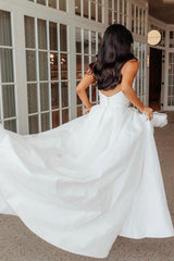 Vestidos de novia minimalistas de satén blanco baratos Línea A sin tirantes con abertura