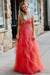 Vestido de fiesta de tul en capas color rosa coral 2025 sin tirantes y con apliques