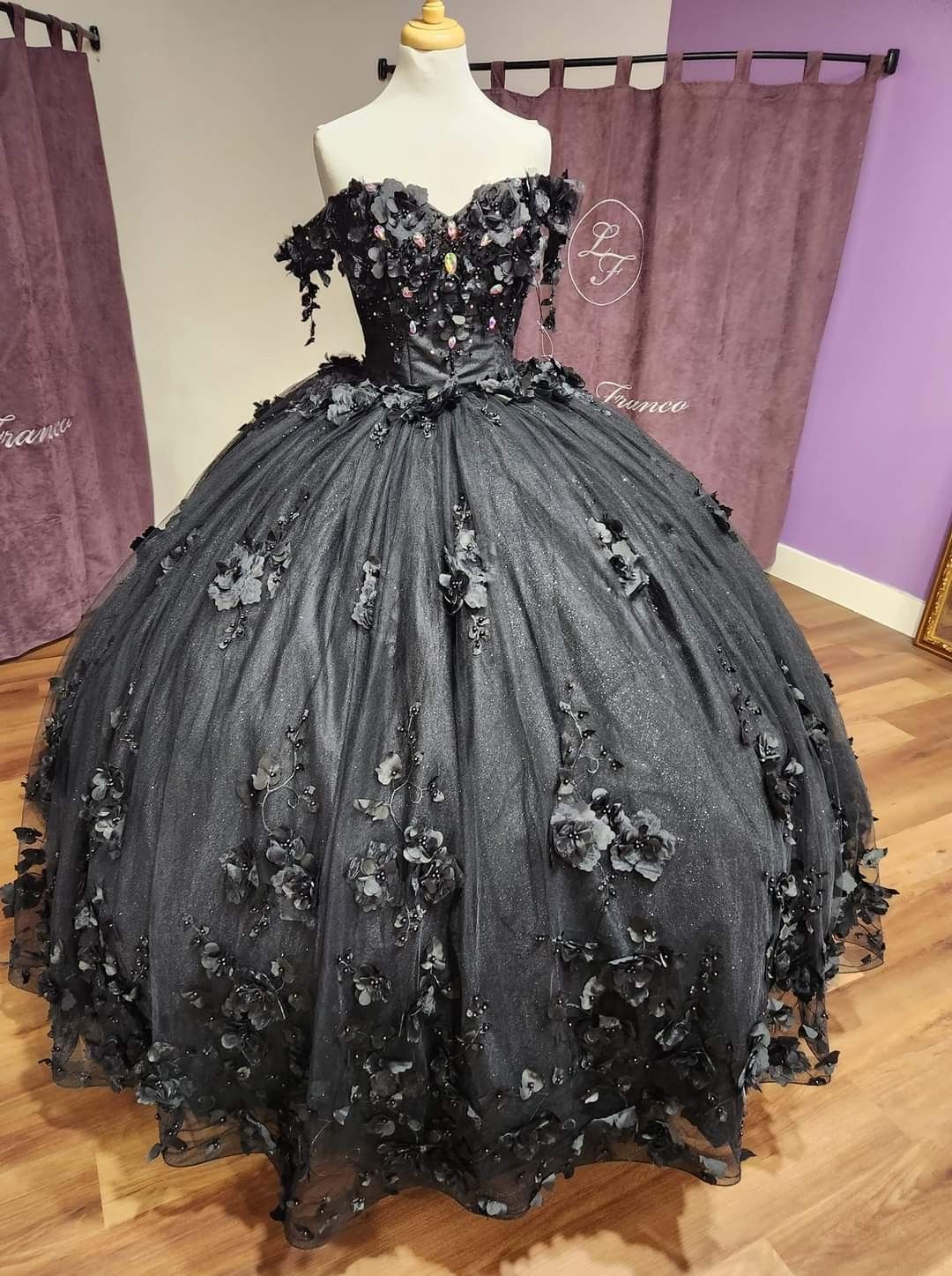 Custom Made Black Lace Quinceanera Dresses Off the Shoulder