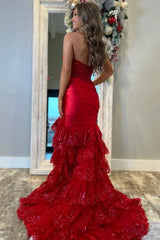 Elegante vestido de fiesta rojo escalonado con capas, sin tirantes, corte sirena y plisado