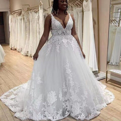 Gorgeous V Neck Beach White Plus Size Wedding Dresses Lace Boho Bridal Dress