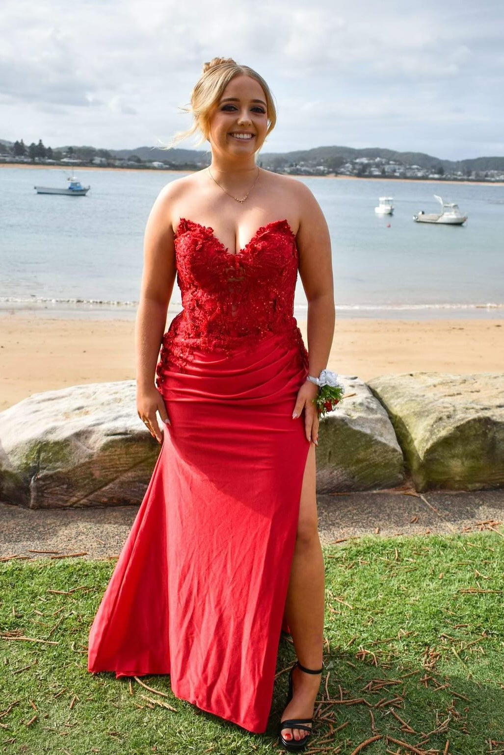 Vestidos de fiesta de sirena color lila con escote en V y fruncido en línea