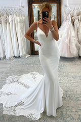 Vestidos de novia minimalistas de encaje satinado blanco caliente Vestido de sirena con cuello en V