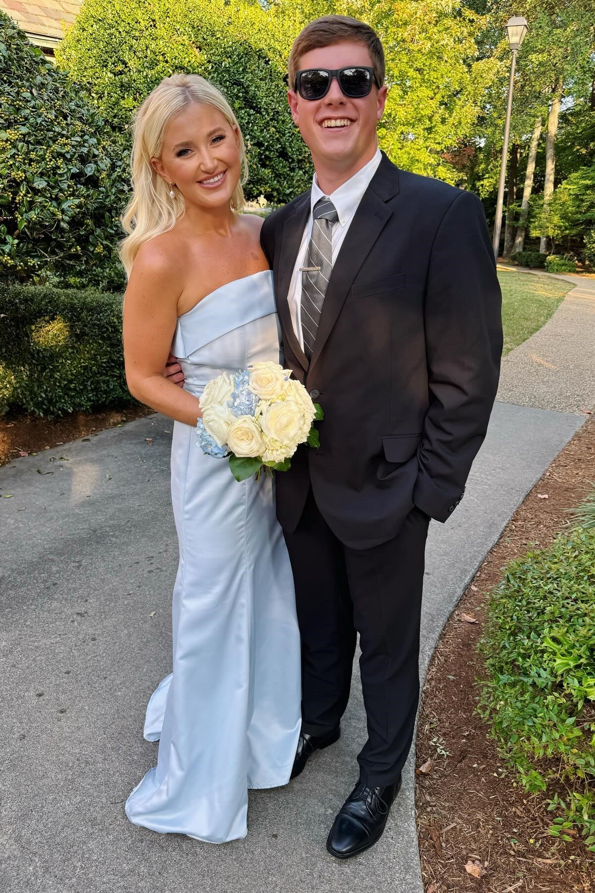 Vestido de fiesta de boda de crepé azul claro, vestido de dama de honor largo de satén con corte en forma de tubo