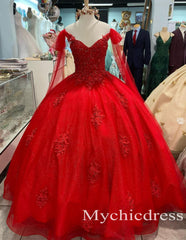 Vestido de quinceañera rojo con hombros descubiertos, flores en 3D