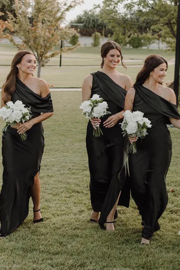 Elegante vestido de dama de honor rojo de un solo hombro con crepe ajustado