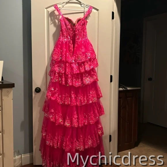 Vestido de fiesta negro escalonado de talla grande con volantes y hombros descubiertos con lentejuelas y encaje