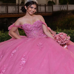 Bonitos vestidos de quinceañera rosas 2024, vestidos de dulce 16 con hombros descubiertos y encaje hinchado