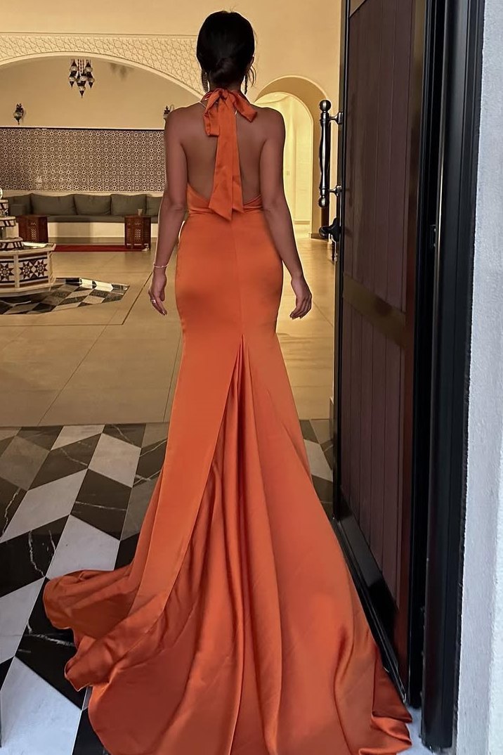 Vestidos formales sexys de color naranja con cuello halter para invitados de boda