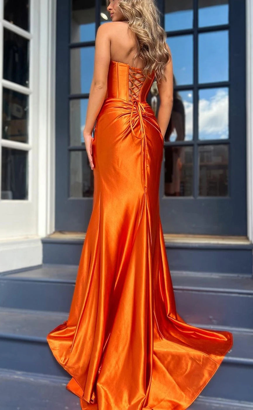 Vestido de fiesta naranja sexy sin tirantes, vestido largo de sirena fruncido con abertura