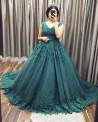 Tulle Ball Gowns Green Wedding Dresses Sleeveless Lace Quince Dress V-neck MyChicDress