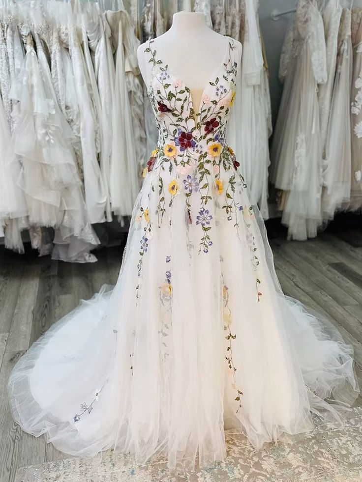 Vintage Lace Bohemian Florals Wedding Dress V Neck