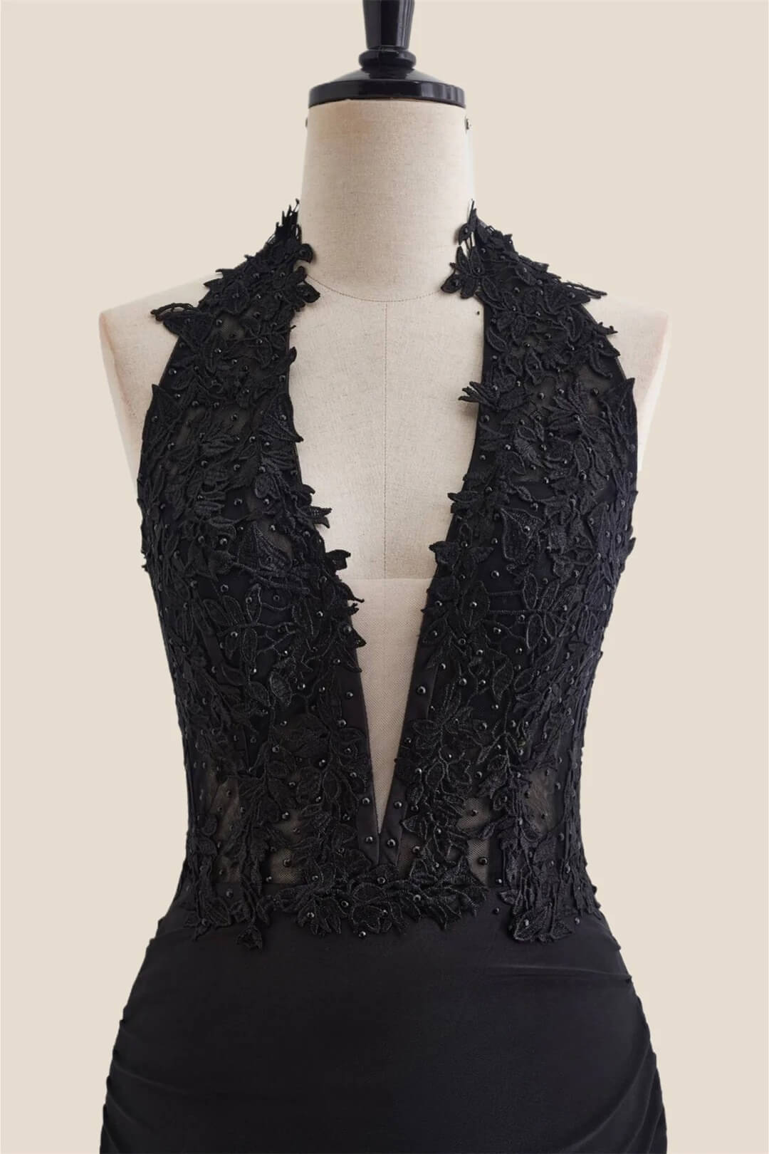 Black Short Prom Dress Halter Lace Appliques Ruched Hoco Dress Bodycon