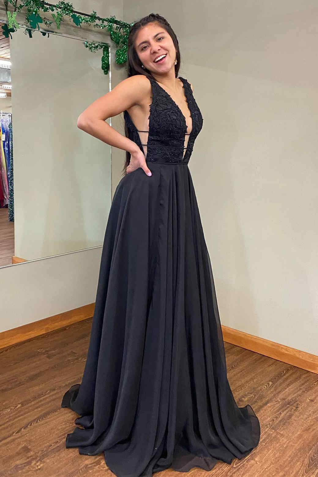 Lace Black Prom Dresses V Neck Backless Mermaid Formal Dresses