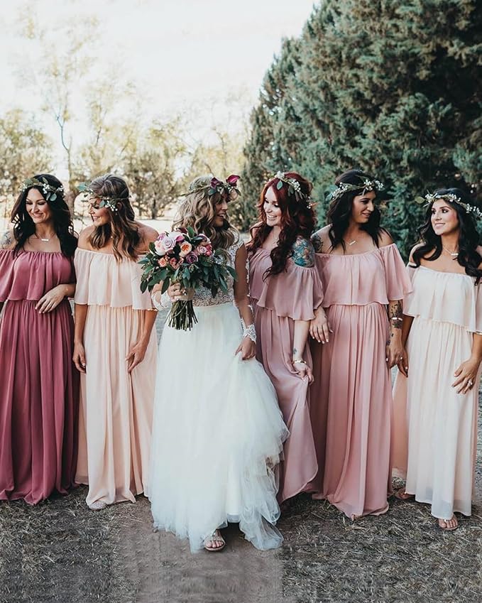 Vestidos de dama de honor bohemios de gasa burdeos con hombros descubiertos, largos y baratos