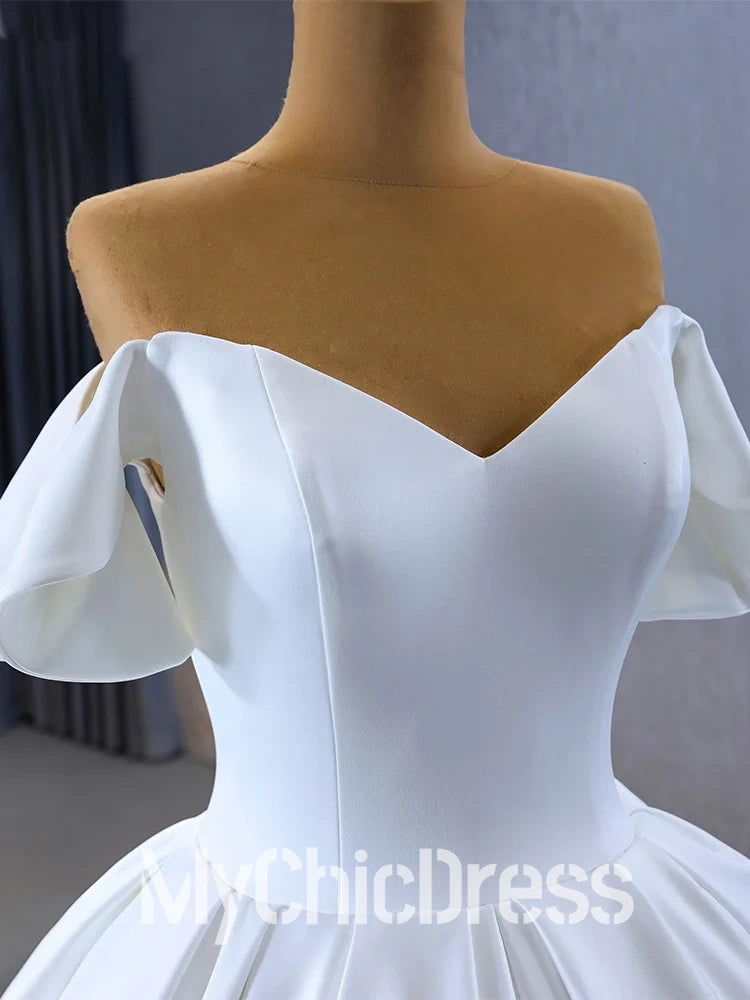 Custom Made Minimalist White Wedding Dress Satin Sweetheart Lace up