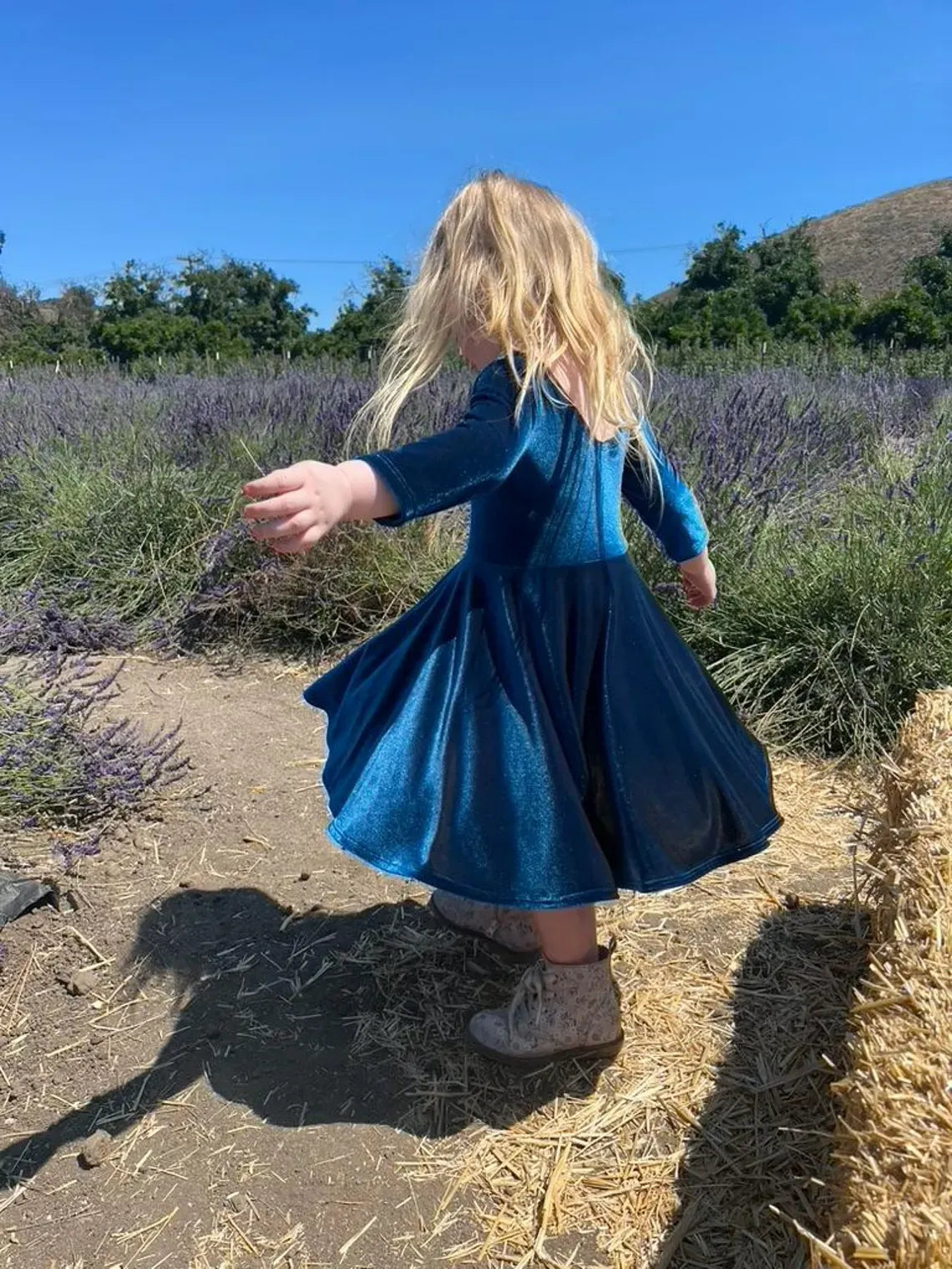 Cute blue Velvet Flower Girl Dress Long Sleeves for Winter Wedding