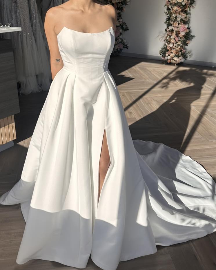 White Minimalist Wedding Dress Satin Strapless Bridal Wear Slit