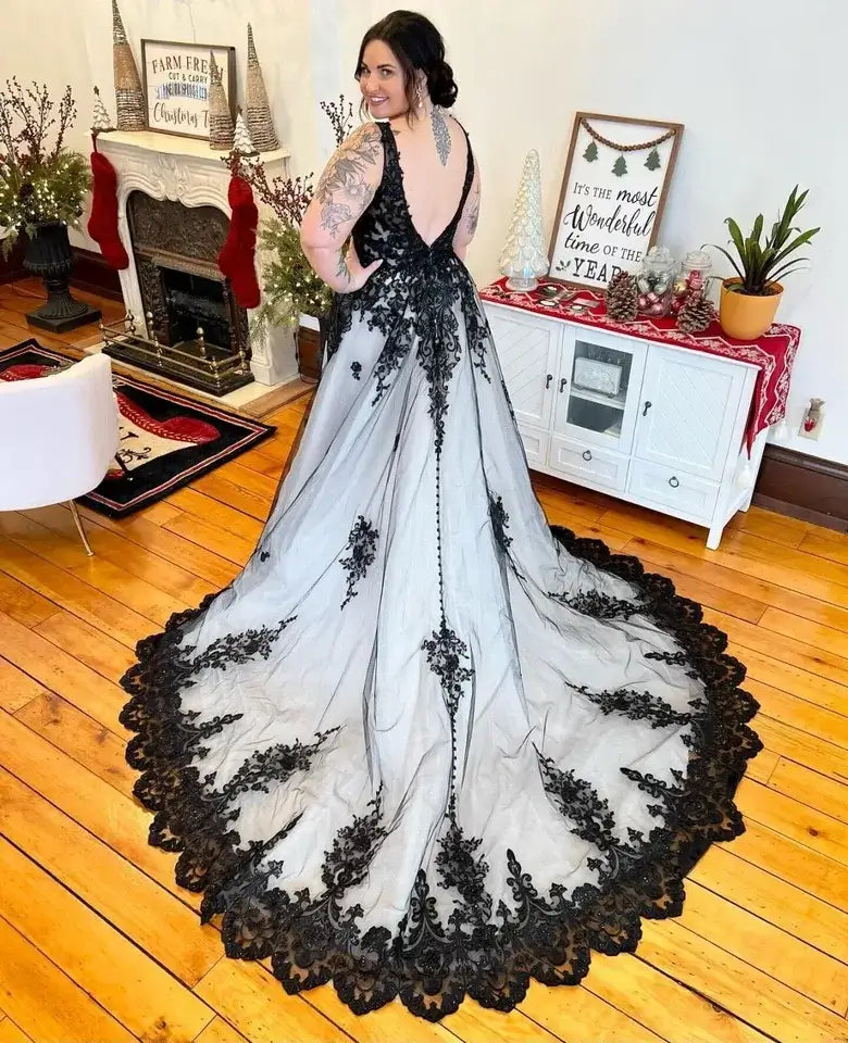 Gothic A Line Black White Wedding Dresses Lace V Neck Sleeveless