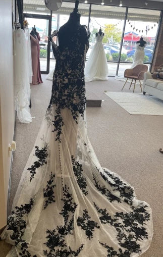 Gothic Lace Wedding Dresses Black Off Shoulder Mermaid Appliques