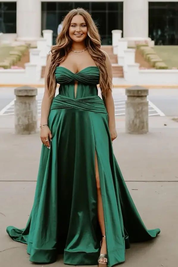 Vestido largo azul de satén sin tirantes, formal, sin mangas, estilo sirena, con abertura