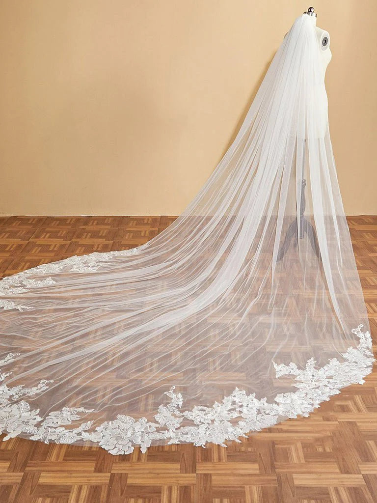 Hot Floral Cathedral Train Lace Wedding Veil for Brides