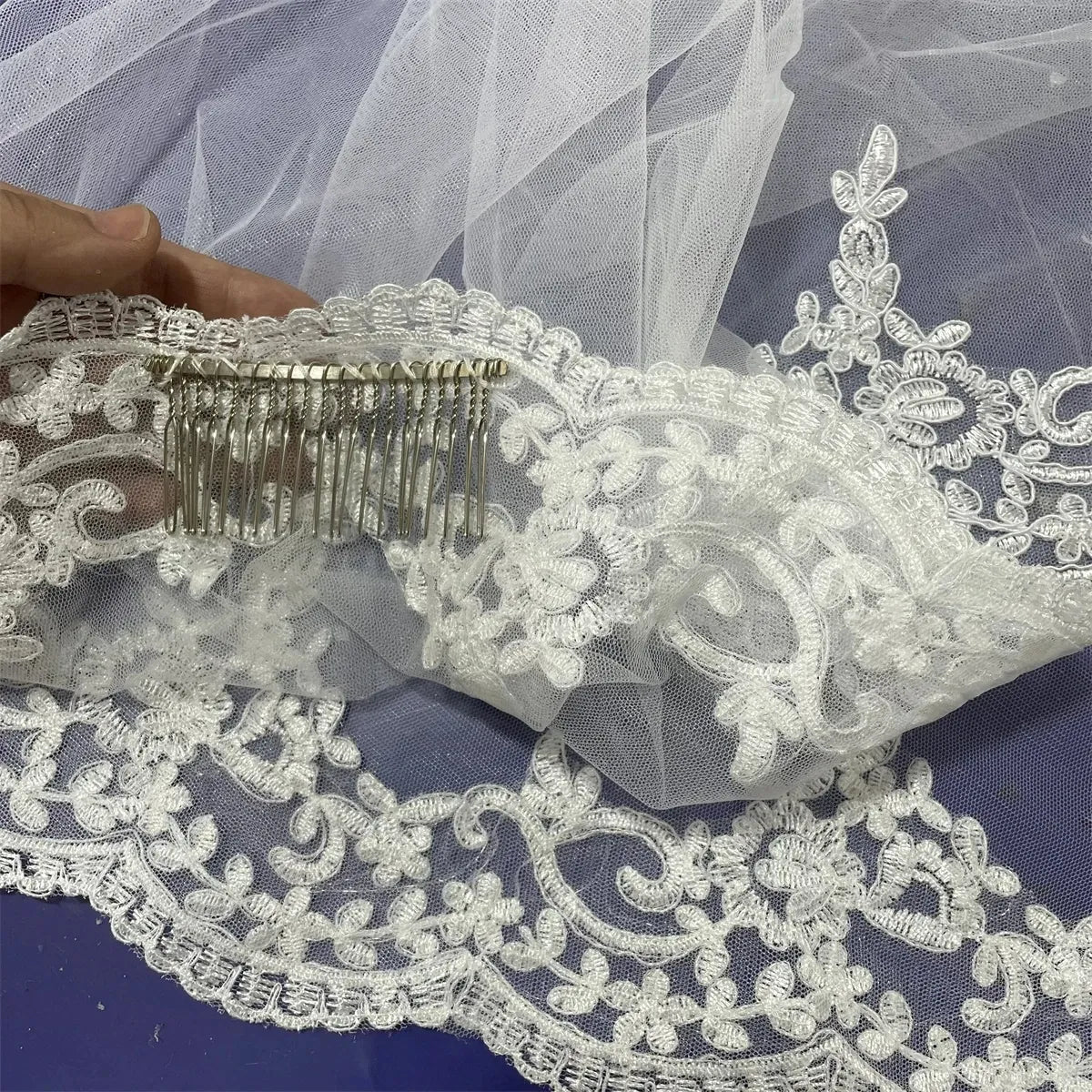 Long Lace Cathedral Veil Appiques Wedding Bridal Veils with Comb