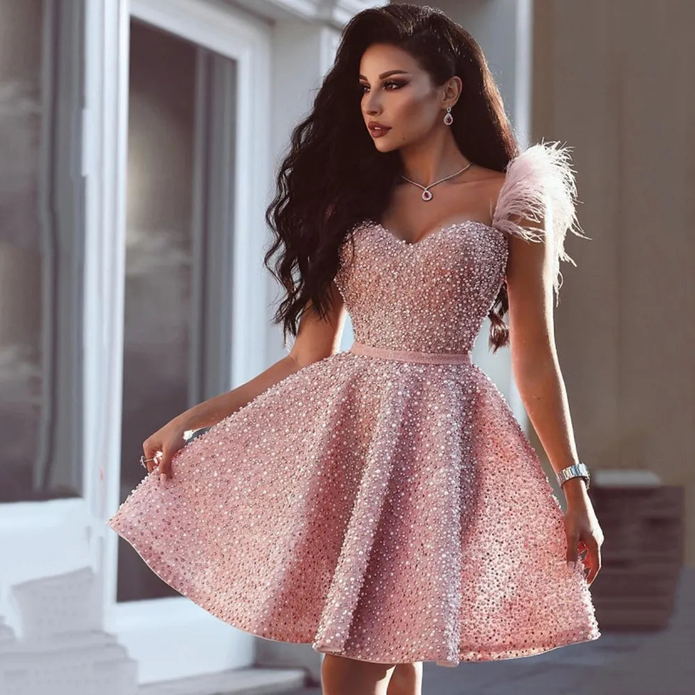 Luxury Short Cocktail Dresses Pink Crystal Beaded Homecoming Dress Feather Mychicdress
