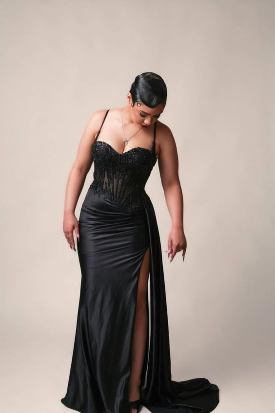 Mermaid  Prom Dresses Black Appliqued With Split