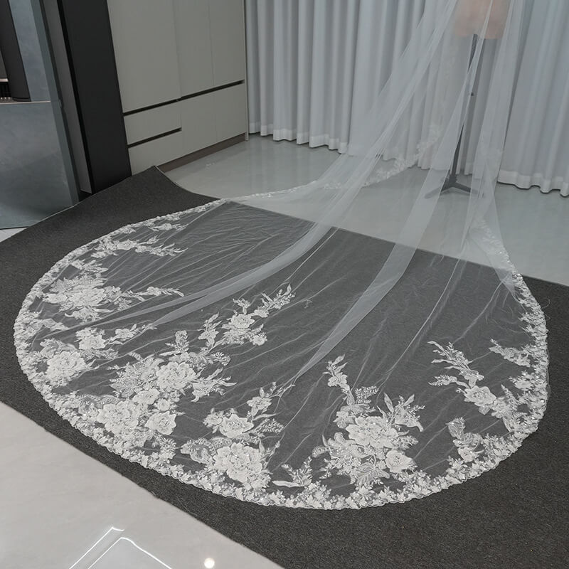 New Design White Wedding Veil with Beaded Lace Floral Appliqués