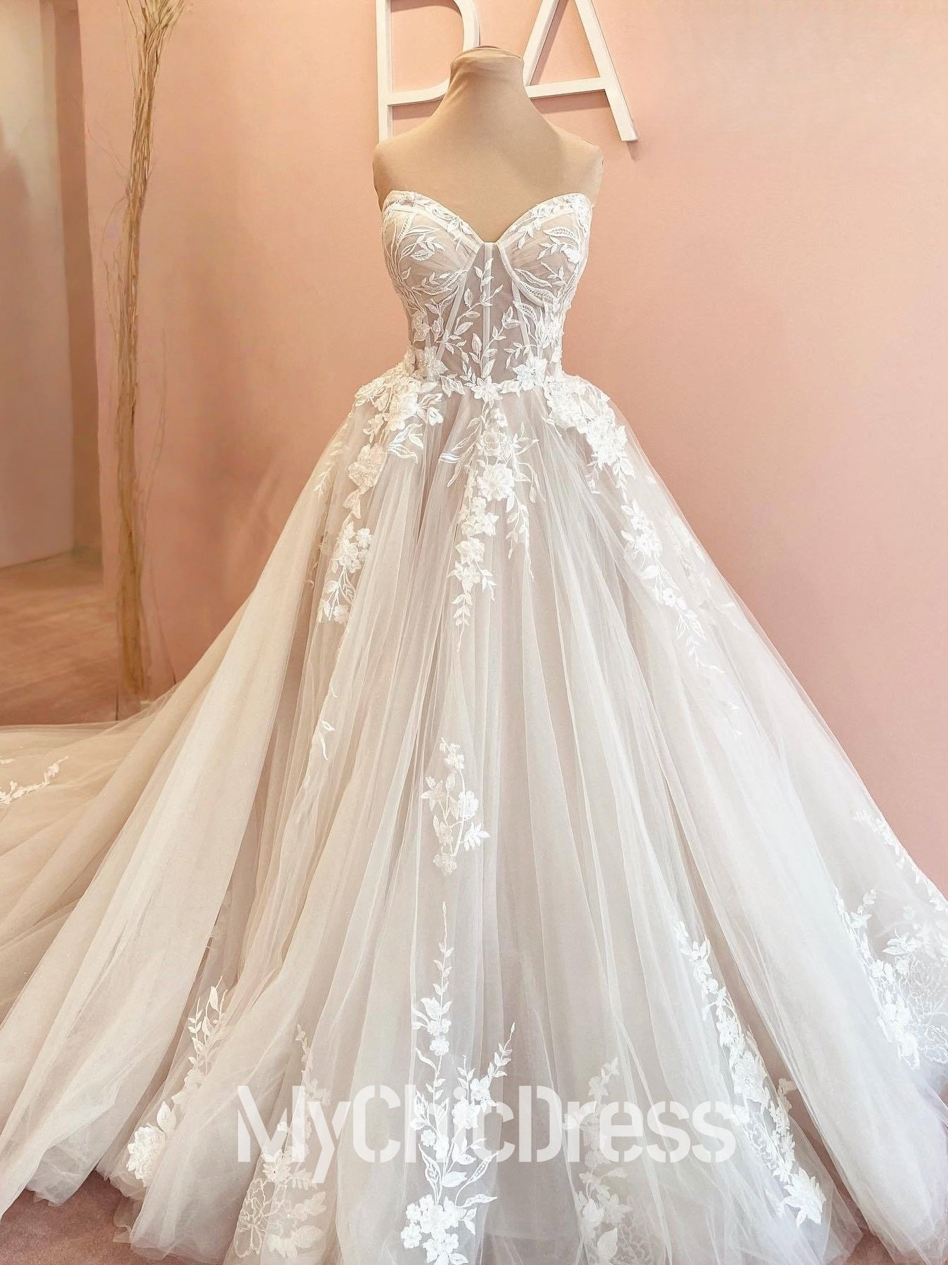 Princess Boho Lace Basque Waist Wedding Gown Strapless with Appliques