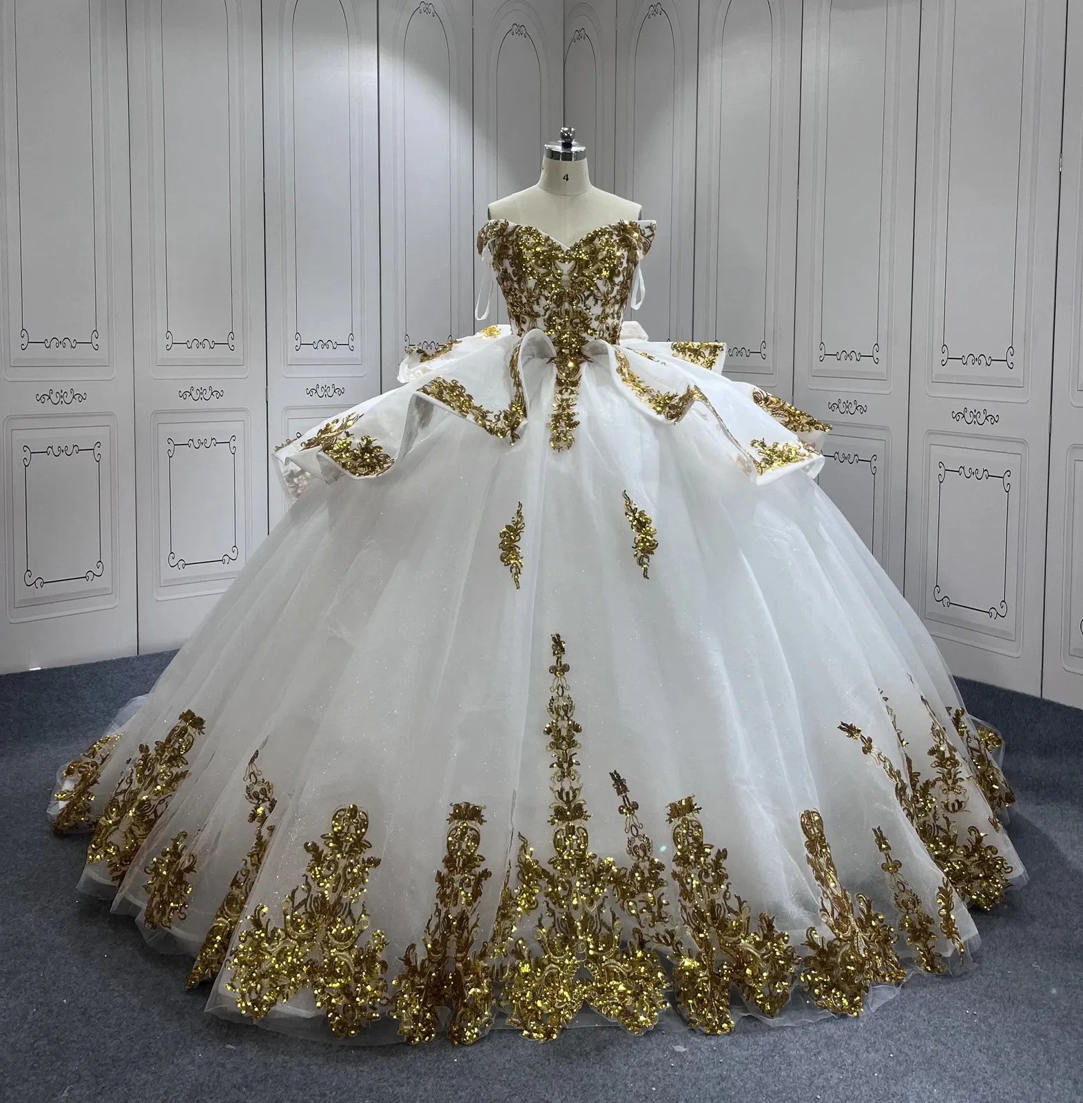 Sequin White and Gold Quinceanera Dresses Applique Tulle Wedding Dress