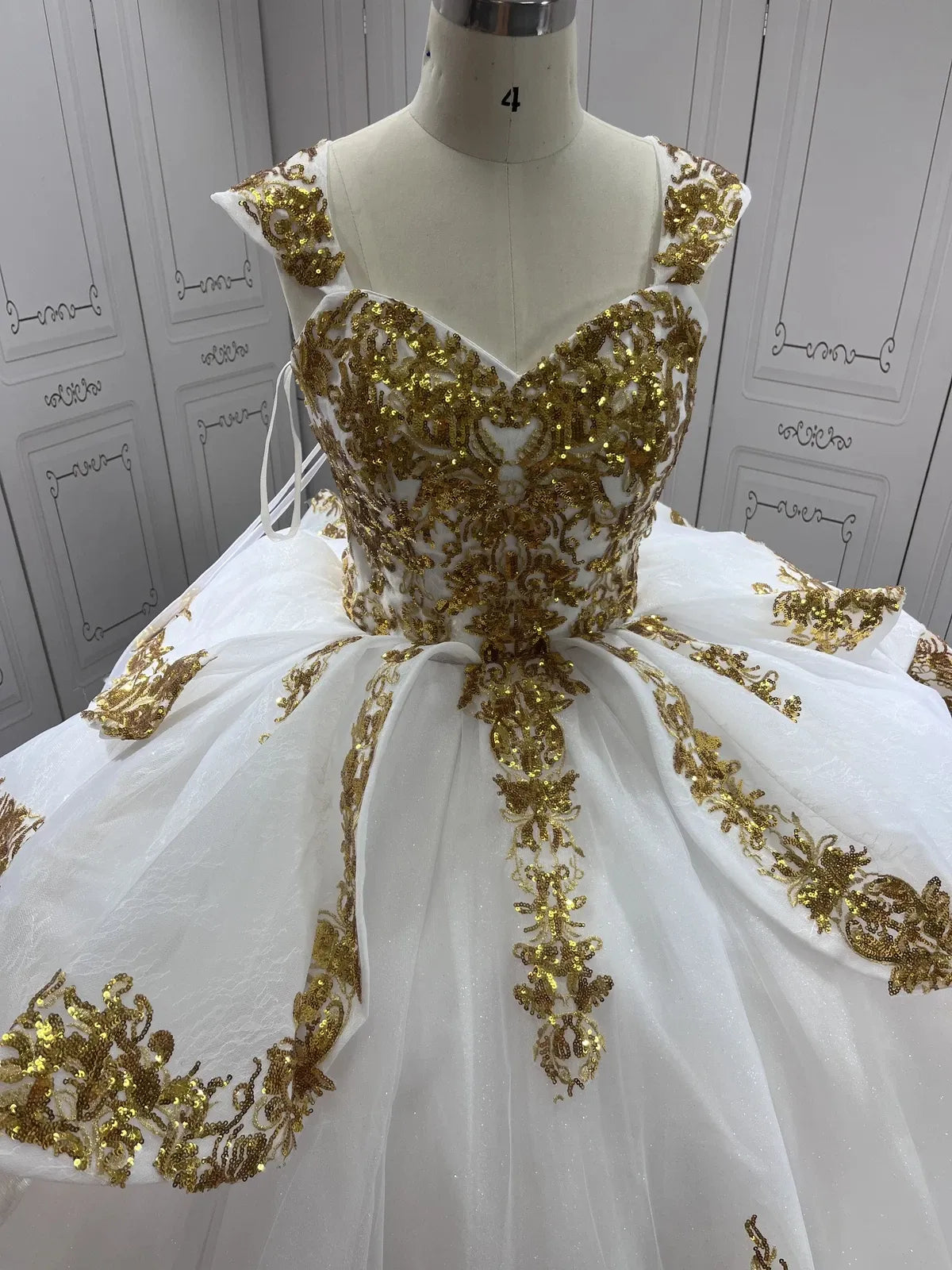 Sequin White and Gold Quinceanera Dresses Applique Tulle Wedding Dress