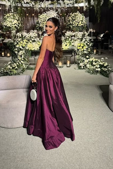 Vestido de noche azul marino con corsé sin tirantes y satén para fiesta de graduación sin mangas