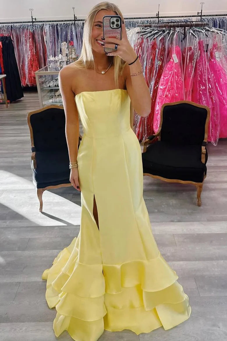 Vestido formal de sirena de satén sin tirantes color rosa con volantes para fiesta