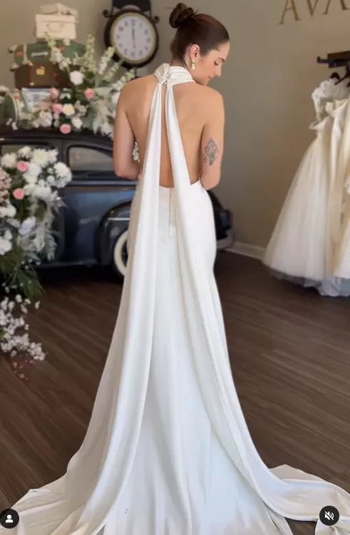 Unique Beach Halter Satin Wedding Dresses Sleeveless