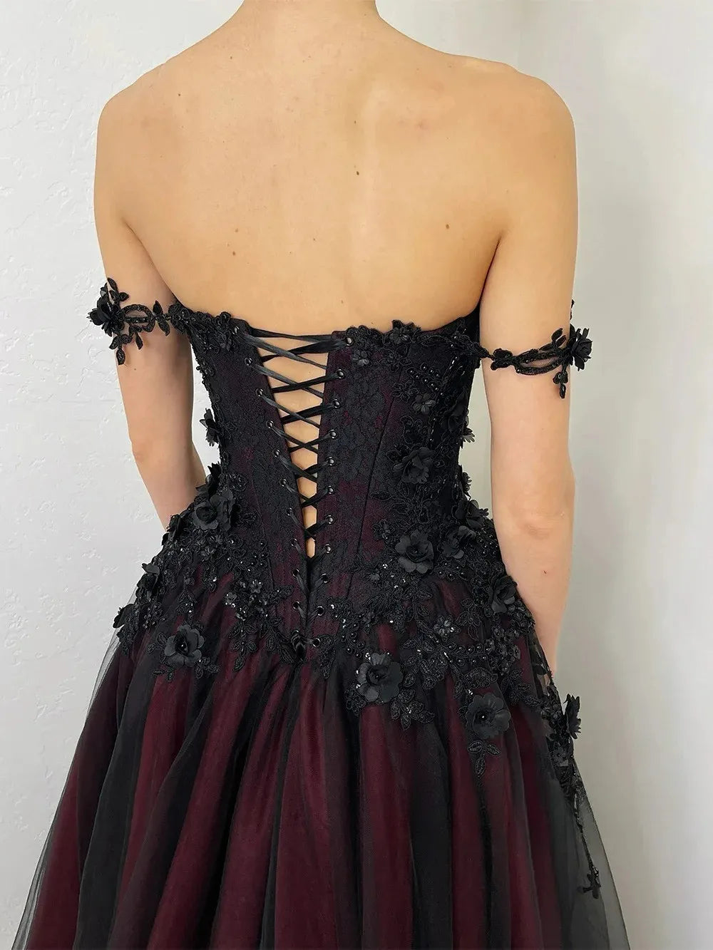 V Neck Black Burgundy Gothic Wedding Dress with Flowers Applique