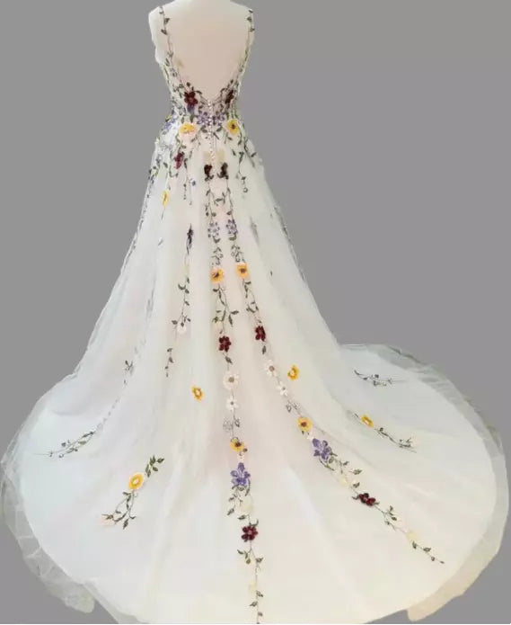 Vintage Lace Bohemian Florals Wedding Dress V Neck