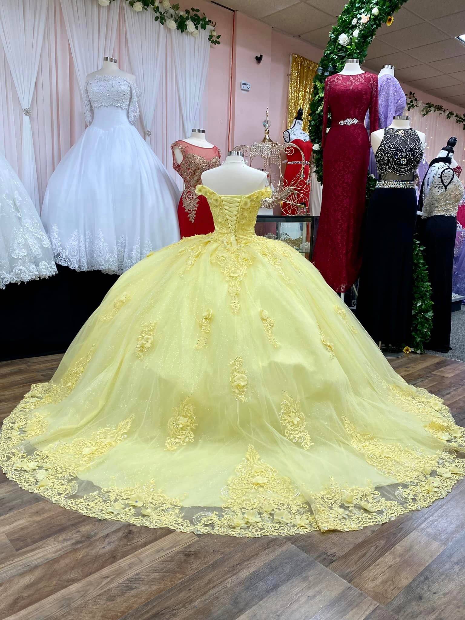 Yellow Off-the-Shoulder Quinceanera Dresses Ball Gown 3D Florals Appliqués