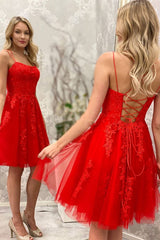 Vestidos de fiesta cortos de encaje rojo con tirantes finos simples